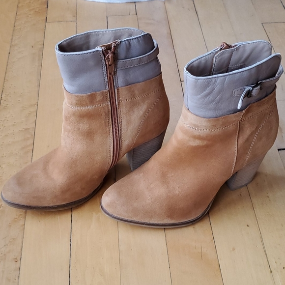 Anthropologie Seychelles Suede Ankle Boots Sz 6 - Picture 2 of 3